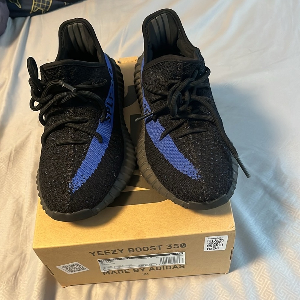 Yeezy 350 v2